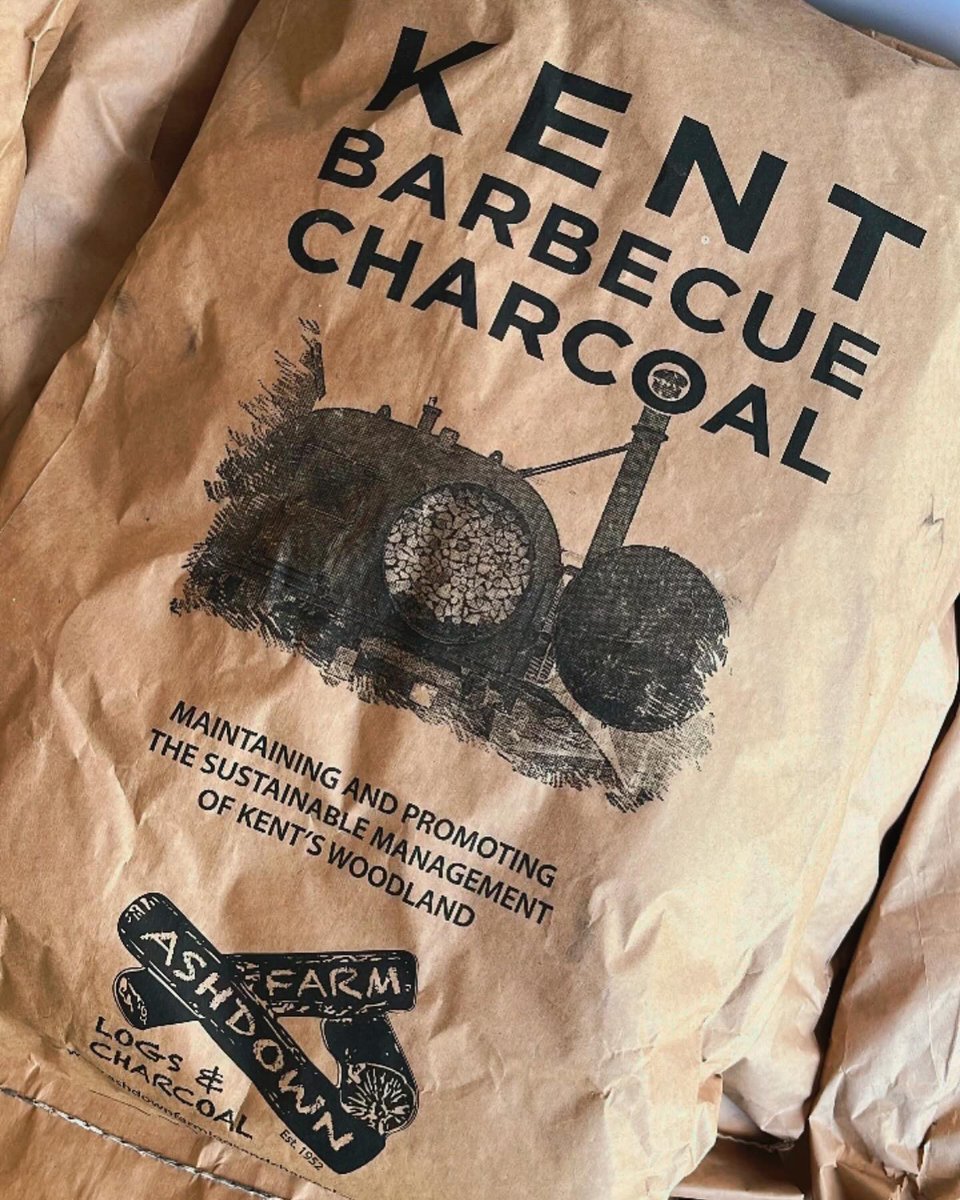NFarmShop's tweet image. Nightingale Farm Shop is stocked with premium Kent BBQ charcoal and the finest cuts of meat from Jamie’s Butchers ready for outdoor dining in the sunshine this weekend. Gather your friends and family, and let’s make this weekend a memorable one around the BBQ. 🔥 #tenterden #kent