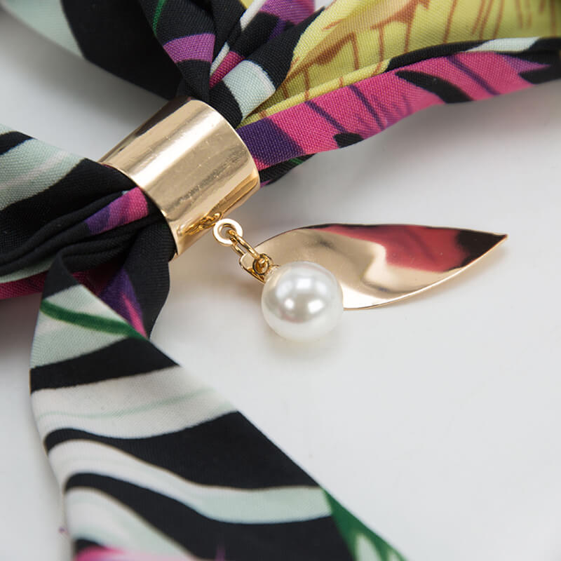 bestone_jewelry's tweet image. Discover the charm of our BOHO #ScarfNecklace Girls Jewelry Adjustable Necktie! Perfect for adding a bohemian flair to any outfit, this accessory is both stylish and versatile. With its #adjustabledesign and intricate details, it&apos;s a must-have for fashion-forward individuals.