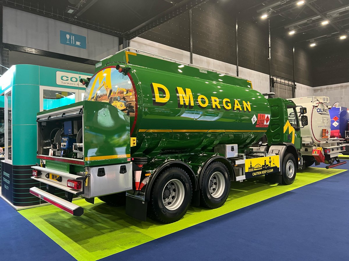 〽 Fleet Investment 

@VolvoTrucksUK FE 6X4 Cobo equipped tanker, which will be shortly going into use distributing Diesel and Adblue to our Plant Fleet across the North West.

@ThomasHardieUK - @AstBranding