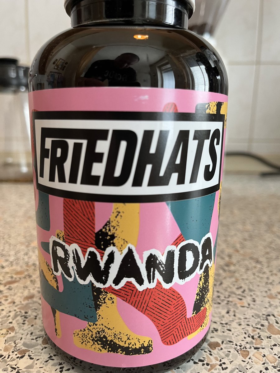 Starting the day with Friedhats' GASHARU IMPANO from kofio.cz. Sweet pastry & stone fruit flavors in every sip from Rwanda's Nyamasheke. A family legacy brewed to perfection. #CoffeeLove