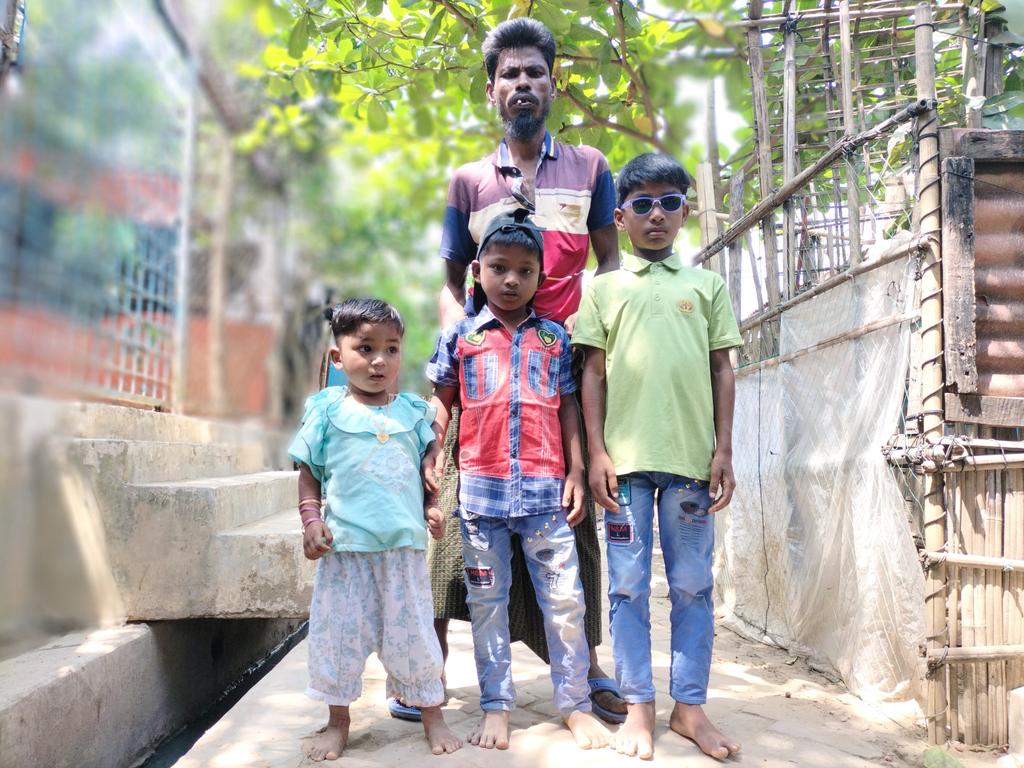 In this #Eid, a #Rohingya father hardly managed to cover his children with low price-able clothes but was unable to buy shoes for them because of the financial crisis.

#rohingyacrisis
#financialcrisis
#struglelife
#EidAlFitr2024