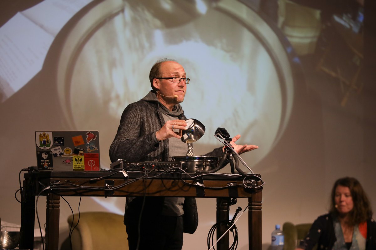 Das Universum tweet media