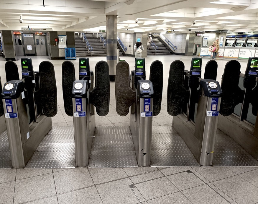 So then... who of you are currently making the most of off-peak Fridays across TfL transport? 🤔