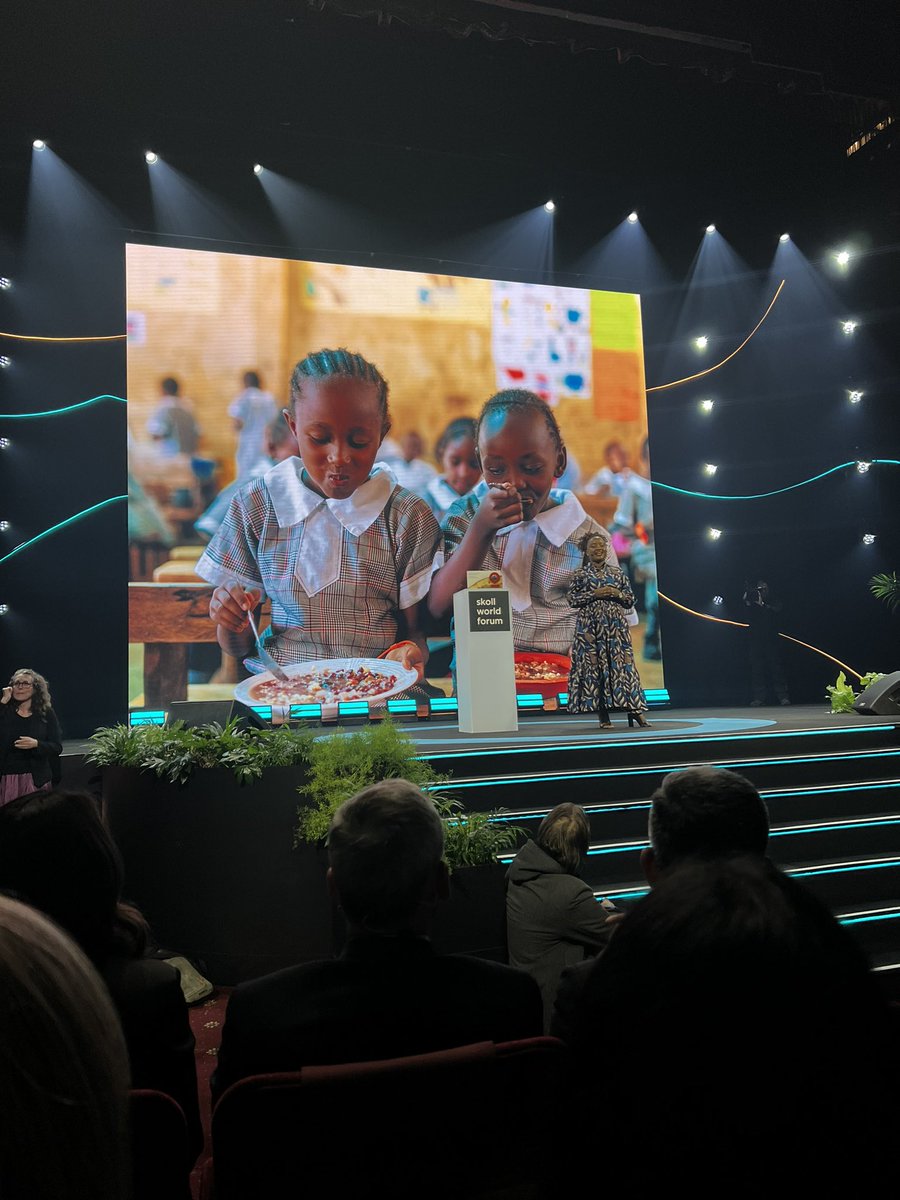 A huge honor to see @wawiranjiru on stage as a 2024 @SkollFoundation Awardee! Proud to be part of the team that could make it happen with @Food4Education COO Wairimu. What we serve is simple: unconditional dignity for 300,000 children in Kenya and growing to so many more.