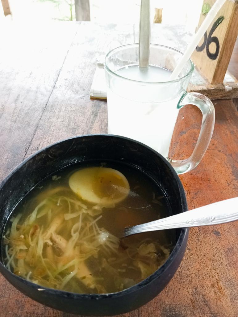 NPingitz's tweet image. Selamat maksi kawan 
.
Di sini enak bwt kongko n kumpul ngubrul sama manteman atw temu alumni&apos; gtuh 
.
_____++

#westprog
#omahcantrik
#cantrikeraminten