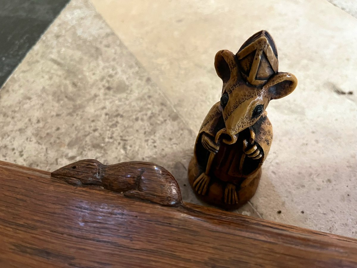 MouseBishop's tweet photo. Yorkshire craftsman Robert Thompson became known as ‘Mouseman’ because he carved a mouse on almost everything he made. This one’s in Southwell Minster. As you can imagine, he is very popular amongst my kind… https://t.co/pd2oLYNGPY