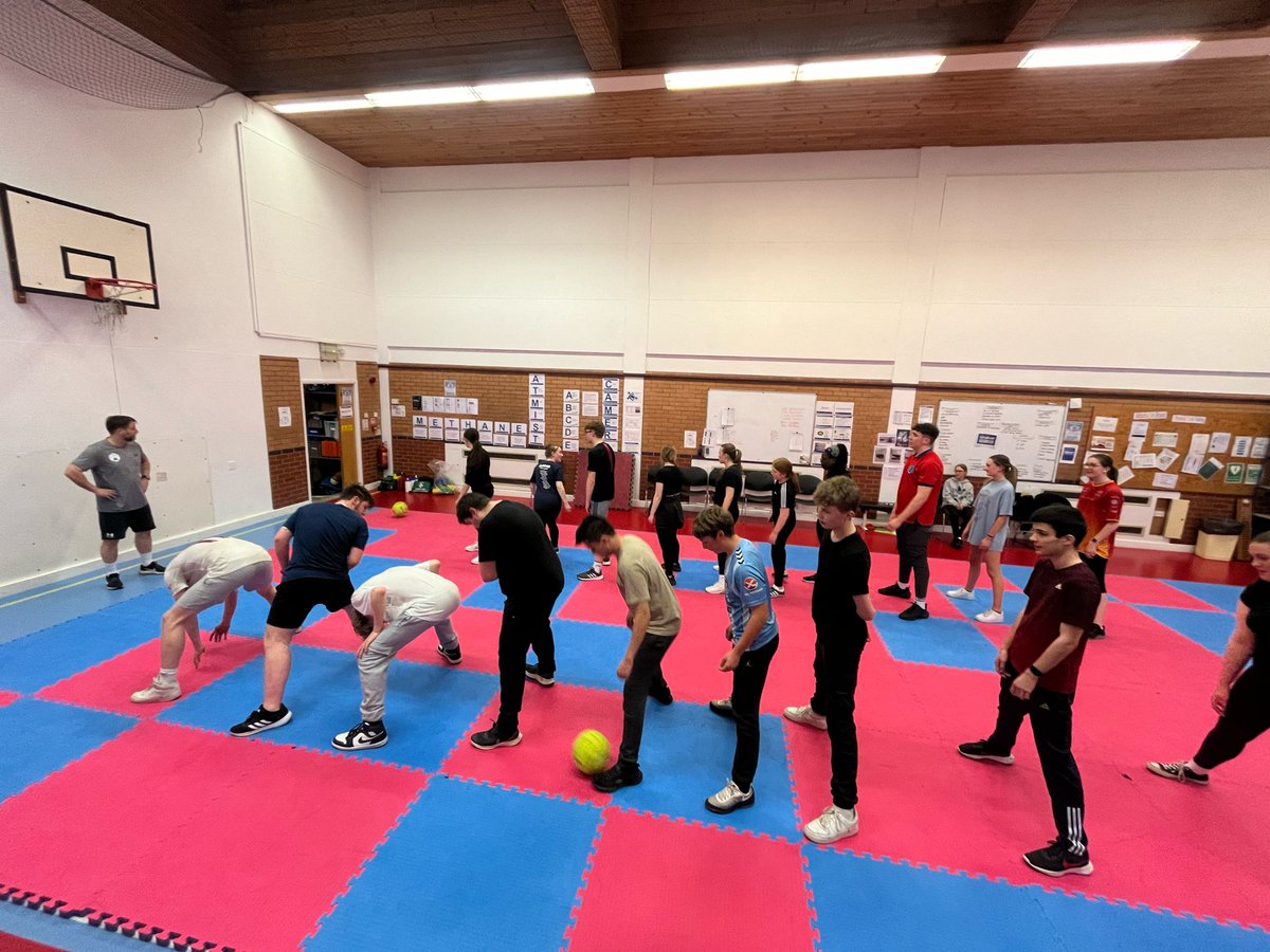This week our junior and senior cadets had a fitness team building session, big shout out to Lloydy & Simo for running through session with PCSO Jackson @NationalVPC @warkspolice @WarwickshirePCC @highsheriffwar2