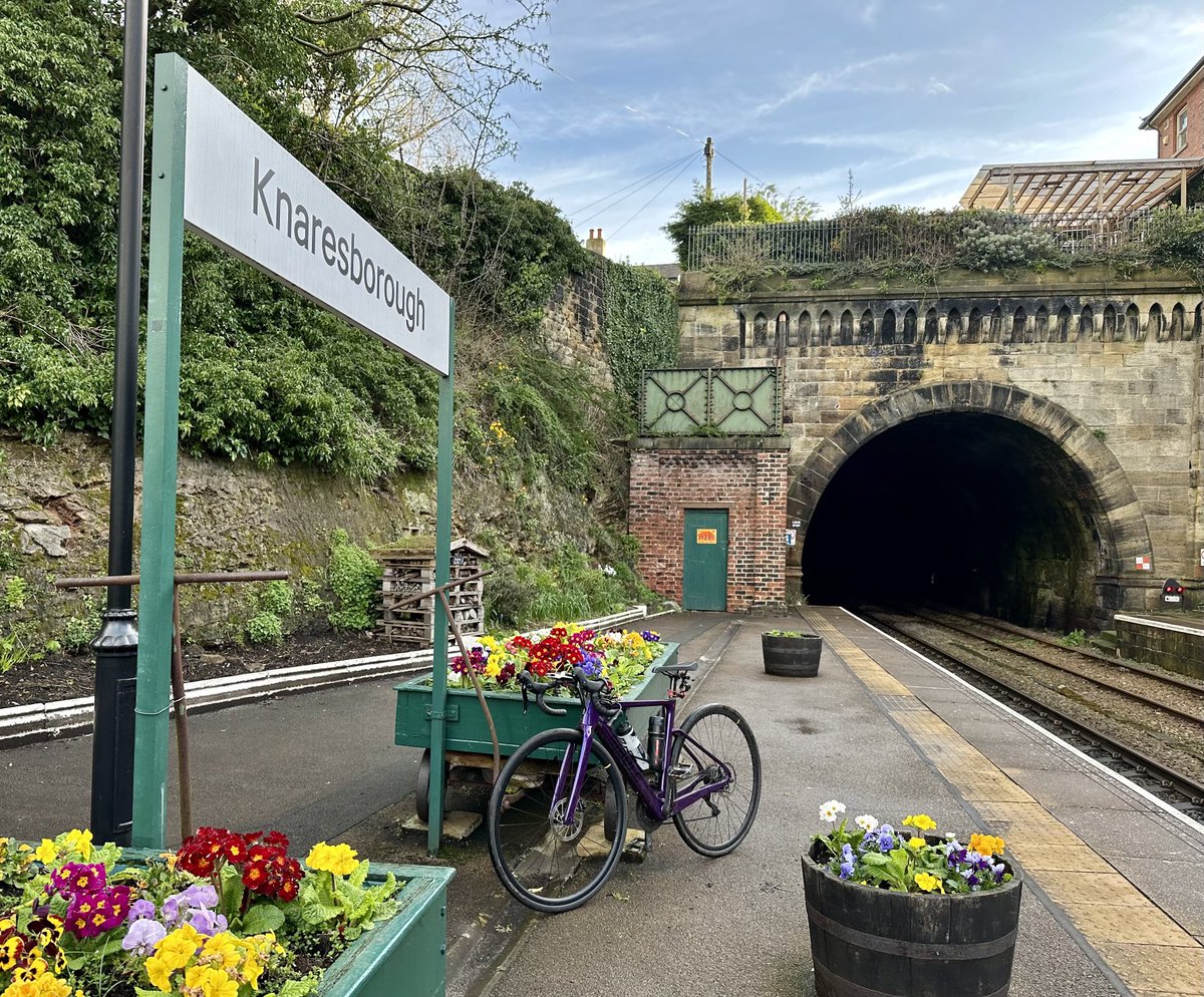 Greetings from #Knaresborough. On my way over to Harrogate to meet friends for a ride #Day12 #30DaysOfBiking 🚴‍♀️
