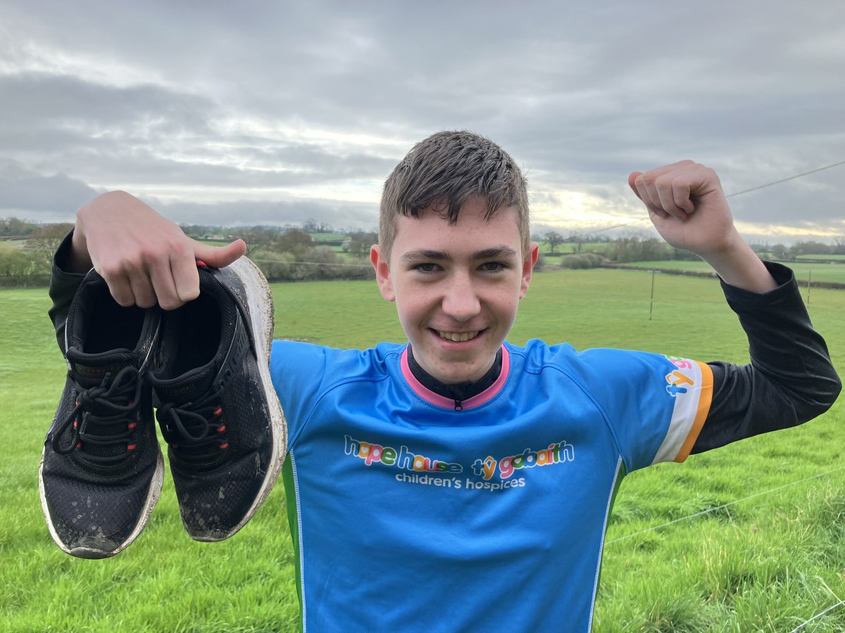 🎽 Teenager Callum has been running 140-miles around Shrewsbury, which is the same distance from Hope House to Tŷ Gobaith and back, to raise money in memory of his sister Poppet ❤ Thank you Callum 😍 Find out more at hopehouse.org.uk/callums-memory…