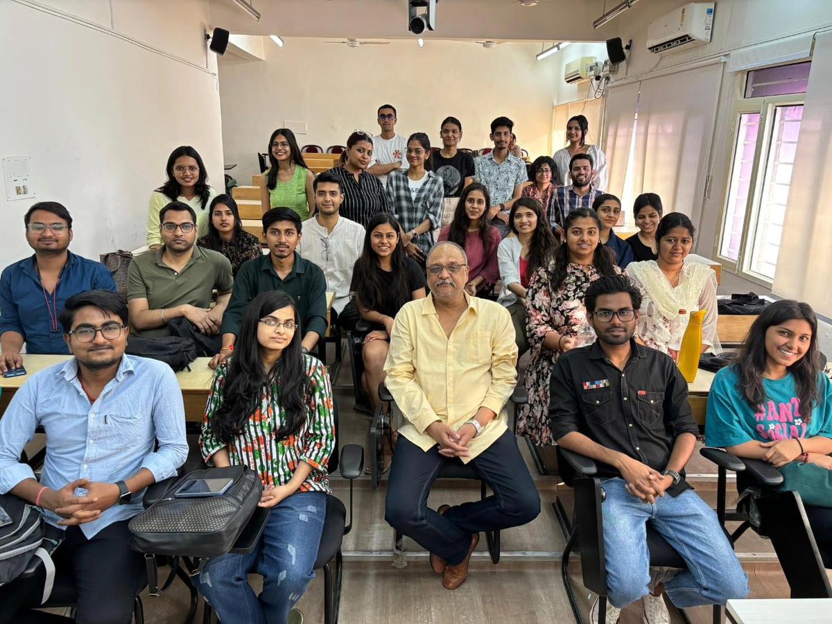 Student from the Department of English Journalism attended a workshop on 'Documentary Making' conducted by film maker, Mr. Aditya Seth. @SurbhiDahiyaEJ