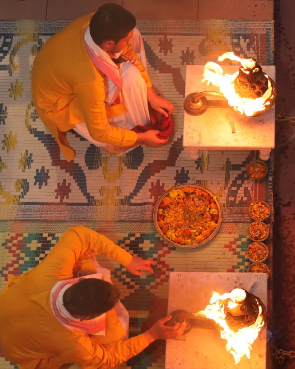 As the serene ripples and sacred flames greet you with the essence of tranquillity and togetherness, feel your spirits soar during the divine Ganga Aarti ceremony. Call: +91 72170 25223 #PilibhitHouse #SeleQtions #SeleQtionsHotels #IHCL #NotJustAnotherHotel #WhatsYourSeleQtion