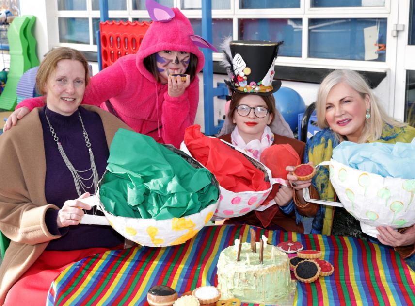 A Mad Hatter's Afternoon Tea in Garelochhead this weekend will give Helensburgh and Lomond's unpaid carers a helping hand. dlvr.it/T5PXZm 🔗 Link below