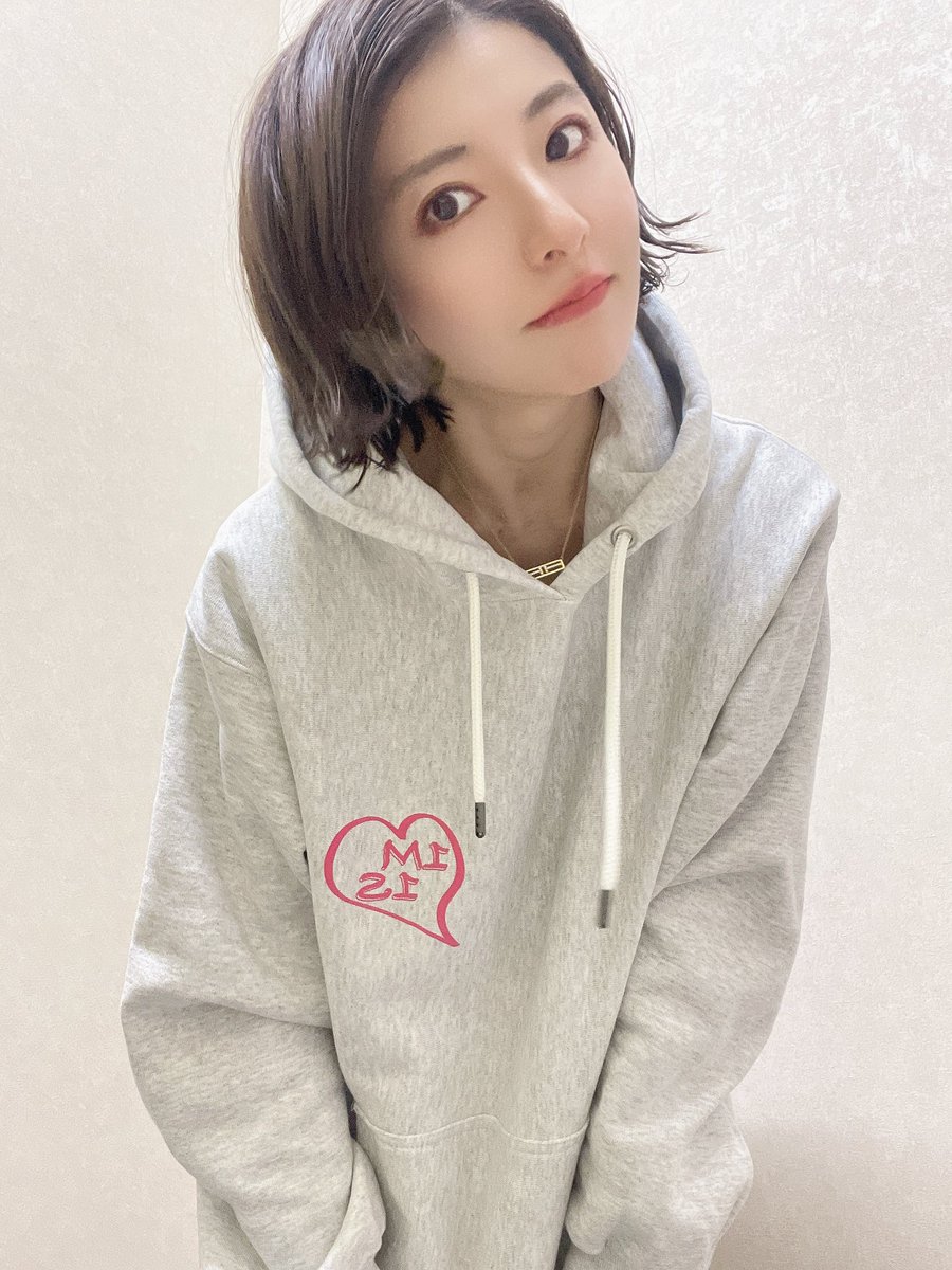 konomikimura's tweet photo. アスリートもよく着てる1minute1secondのパーカー着心地良くて最高
デザインも可愛いし、ユニセックスで着られる✨
これきてサッカー観戦したら今の気候ぴったり!
https://t.co/PfBdJ9NF2p
#pr #1minute1second #ootd https://t.co/XBNcLML54B