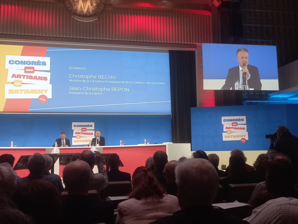 CAPEB76's tweet photo. La #capeb de Seine-Maritime participe au congrès des artisans du bâtiment à la Maison de la Mutualité à Paris. Rencontre avec le ministre Christophe Béchu pour échanger sur les nécessaires évolutions de MaPrimRenov et sur les simplifications administratives attendues. https://t.co/V0B97NwT0R