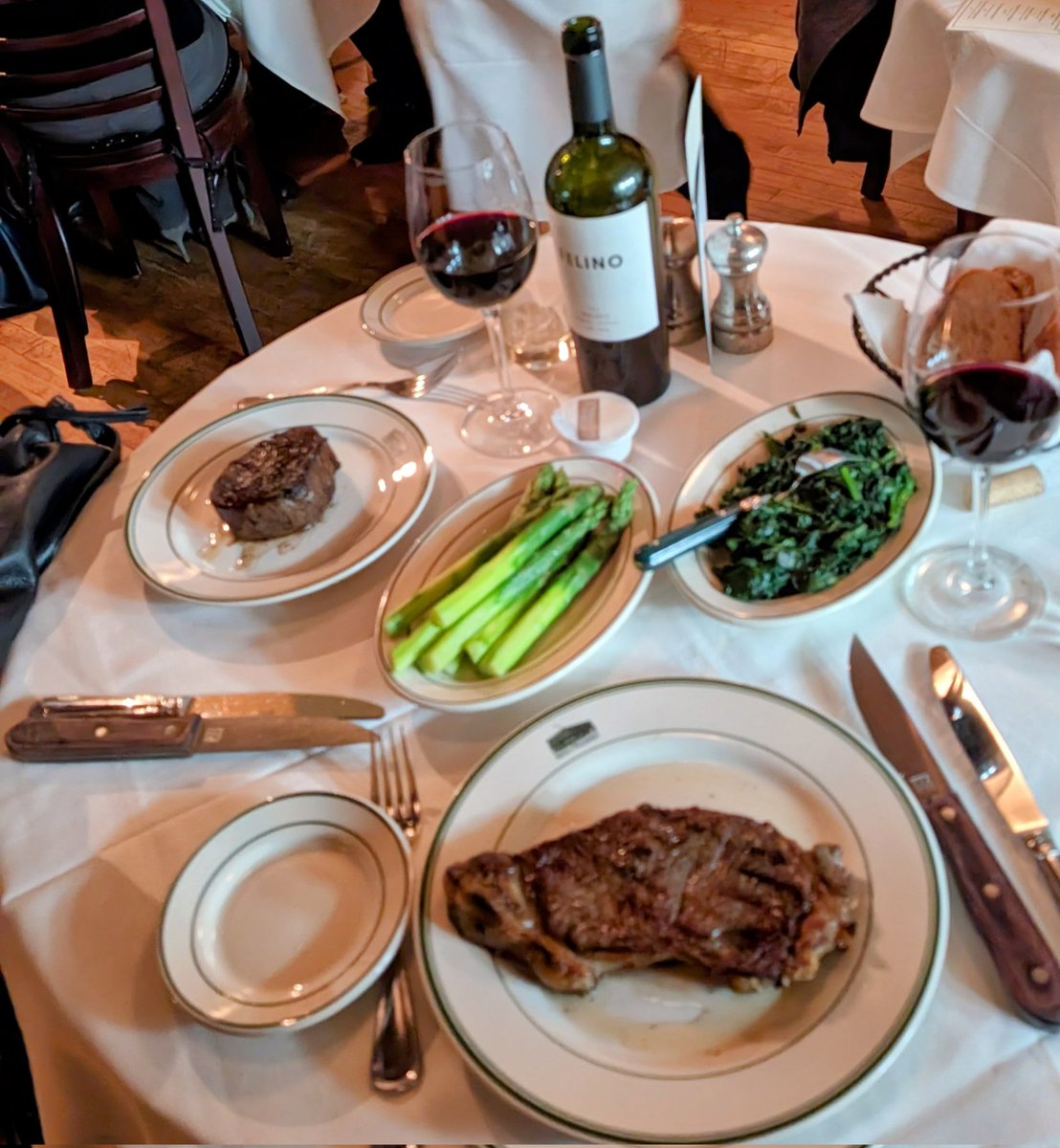 New Yorked... Thanks <a href="/gabrielladriver/">Gabriella Driver</a> for the recommendations. Steps definitely stepped and food eaten... 🍎❤️🥂