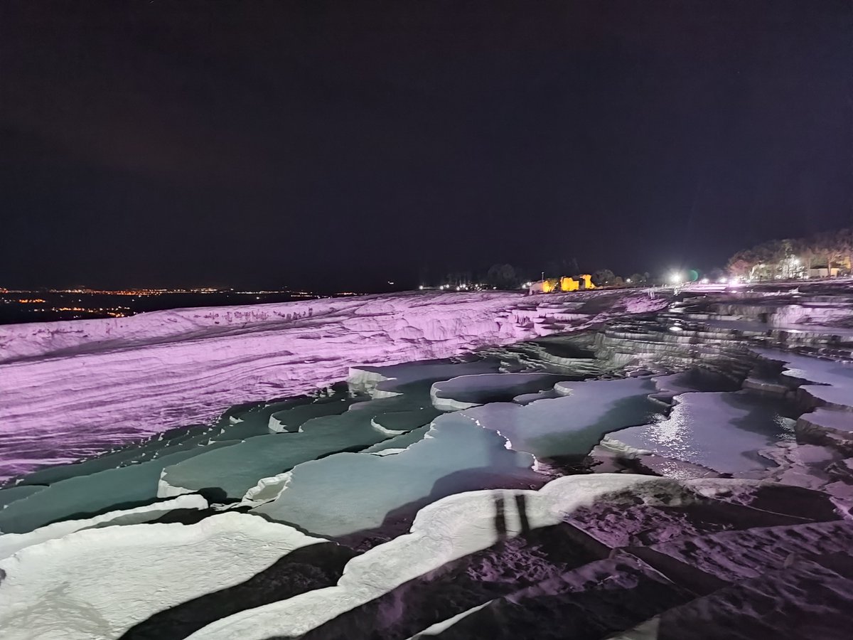 Gece de çok güzelsin 
Pamukkale
Hiarapolis..