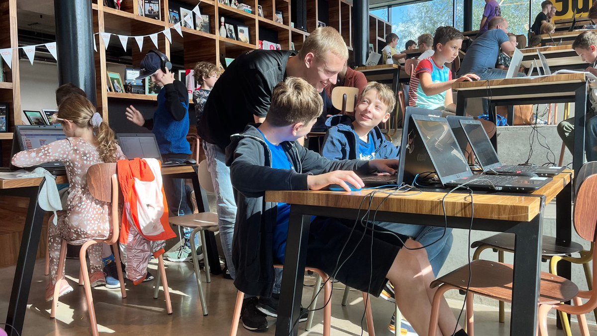 The #CoderDojo movement in the Netherlands is celebrating a decade of impact, and champions a culture of growth and learning. Check out their story and hear how volunteering has a role in building supportive communities🌟 🔗 rpf.io/community-arno… #MyCodingStory #Volunteering