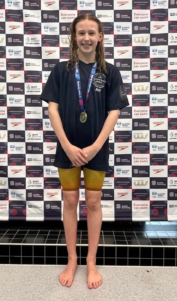 ⭐️ MEDAL ALERT ⭐️
We picked up one medal yesterday to add to the tally from day one. 
Amber Hinton picked up her second 🥇medal of #snags2024 in the 400m IM for the 14yr girls category. An incredible race, she also got herself a massive PB! Fantastic performance Amber 🎉#teamdasc