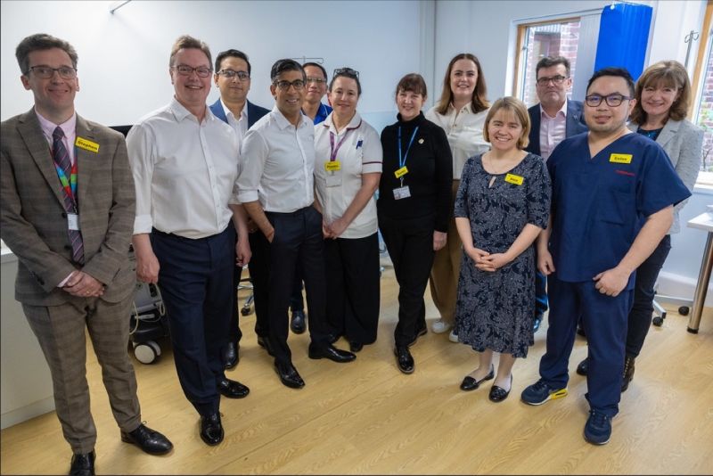 Yesterday, we visited Woking Community Hospital along with @RishiSunak to see the development of the new diagnostic centre. We look forward to the opening of this fantastic CDC which will see 3,500 patients through the Skin Analytics pathway. Well done to the team at @ASPHFT!