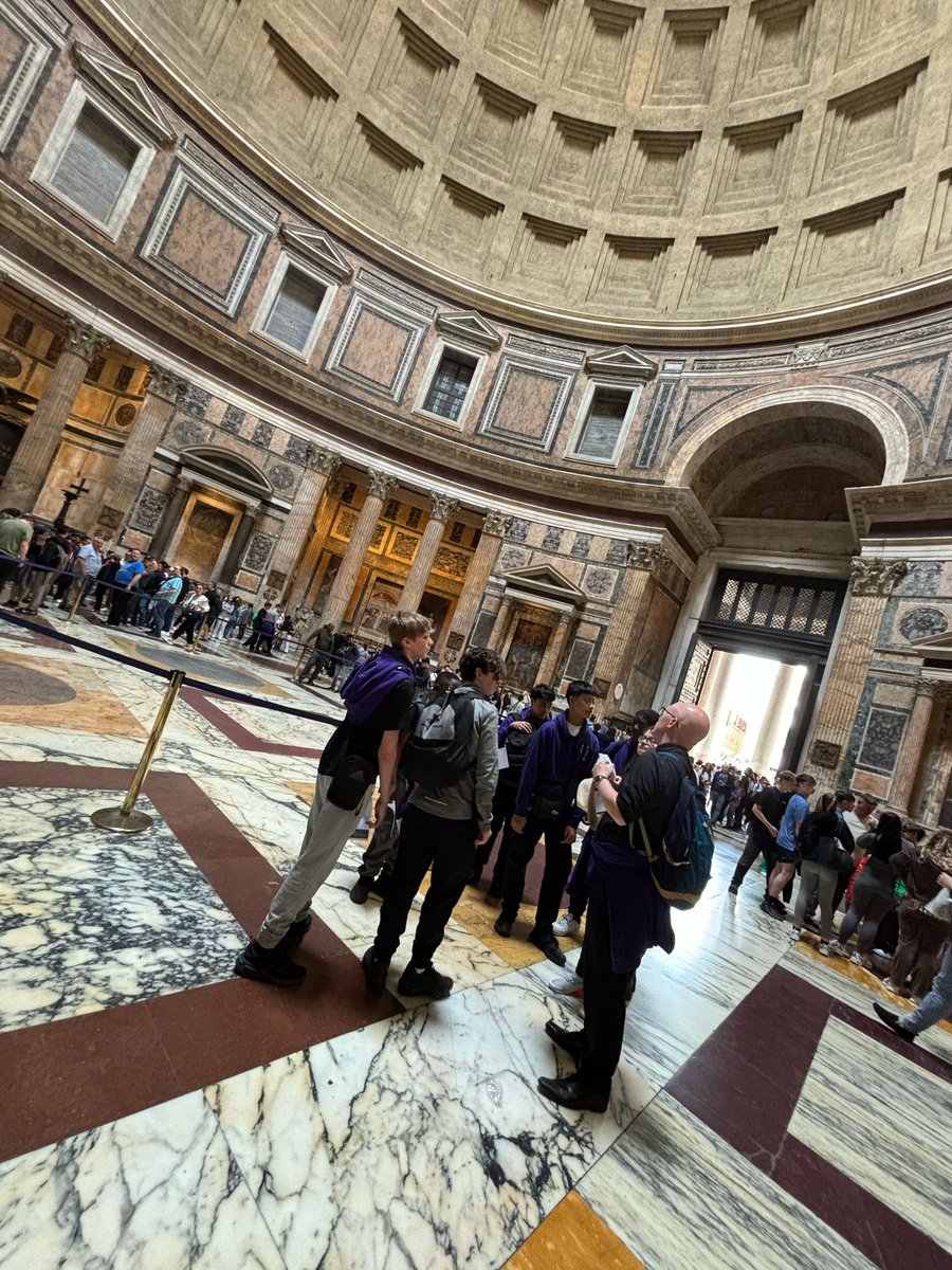 Sightseeing and souvenir shopping at the Piazza Navona, Pantheon, Trevi Fountain and Spanish Steps! Lots of walking...15,000 steps! #smrchsontour #Rome2024
