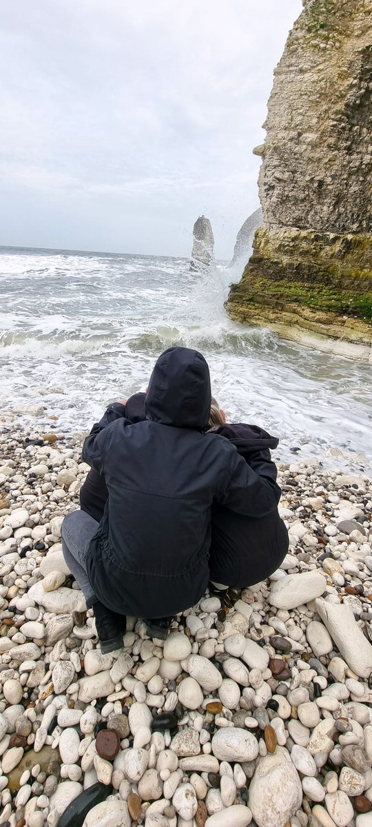 Dwa lata temu 12 kwietnia, w pierwszą  rocznicę  tragicznej śmierci mojego ukochanego syna , rozsypalem Jego prochy przy klifach Flamborough...
Spełniłem życzenie Karola...
❤️... R. I. P.