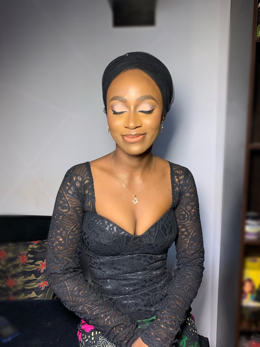 FloralLooks's tweet photo. Beauty in simplicity 😍✨

#josmakeupartist #josmua #makeupartist

Kindly Retweet 🙏🏾😁 https://t.co/ocTdqPTcfd