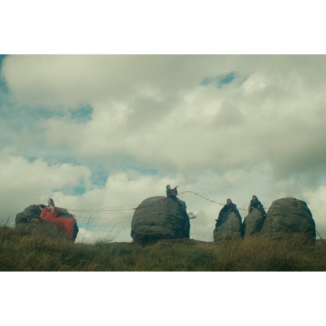 Art historian/writer Kirsty Jukes on Nikta Mohammadi’s immersive film installation ‘Memory Stone’ at @The_Lowry. Mohammadi, originally from Tehran, now based in West Yorkshire, explores dreams & displacement in the British countryside. @theFourdrinier @Paper_Gallery_ #artwriting
