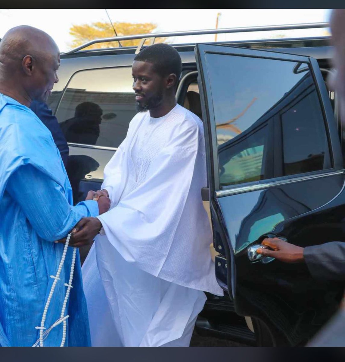 I really like this Senegal’s president. He exhibits everything a gentleman should have.