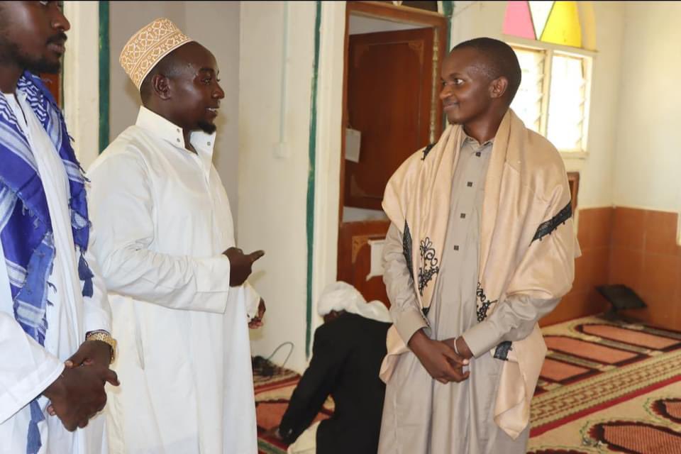 Dr_VMunyoki's tweet photo. It was a day well honored.Happy Eid Mubarak.

#givingbacktothecommunity
#humanity
#EidUlFitr
#eidmubarak https://t.co/SR6JJB9pHo