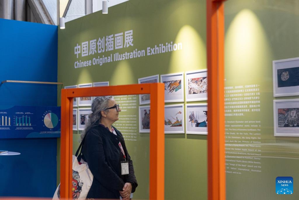 Children's books boost Sino-Western cultural exchanges📚 Original Chinese children's books have caught attention of int'l visitors at 61st Bologna #Children's #Book Fair this week. Over 60 Chinese exhibitors hosted dozens of activities at the book fair. english.news.cn/20240411/b0c56…