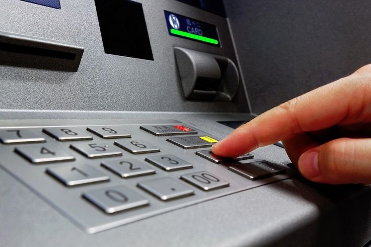 🔗 ATM'lerde yeni dönem... ATM'lerde bayramdan sonra yeni bir değişiklik hayata geçiyor. Buna göre artık ATM'lerden 10 ve 20 TL'lik banknotlar çekilemeyecek.