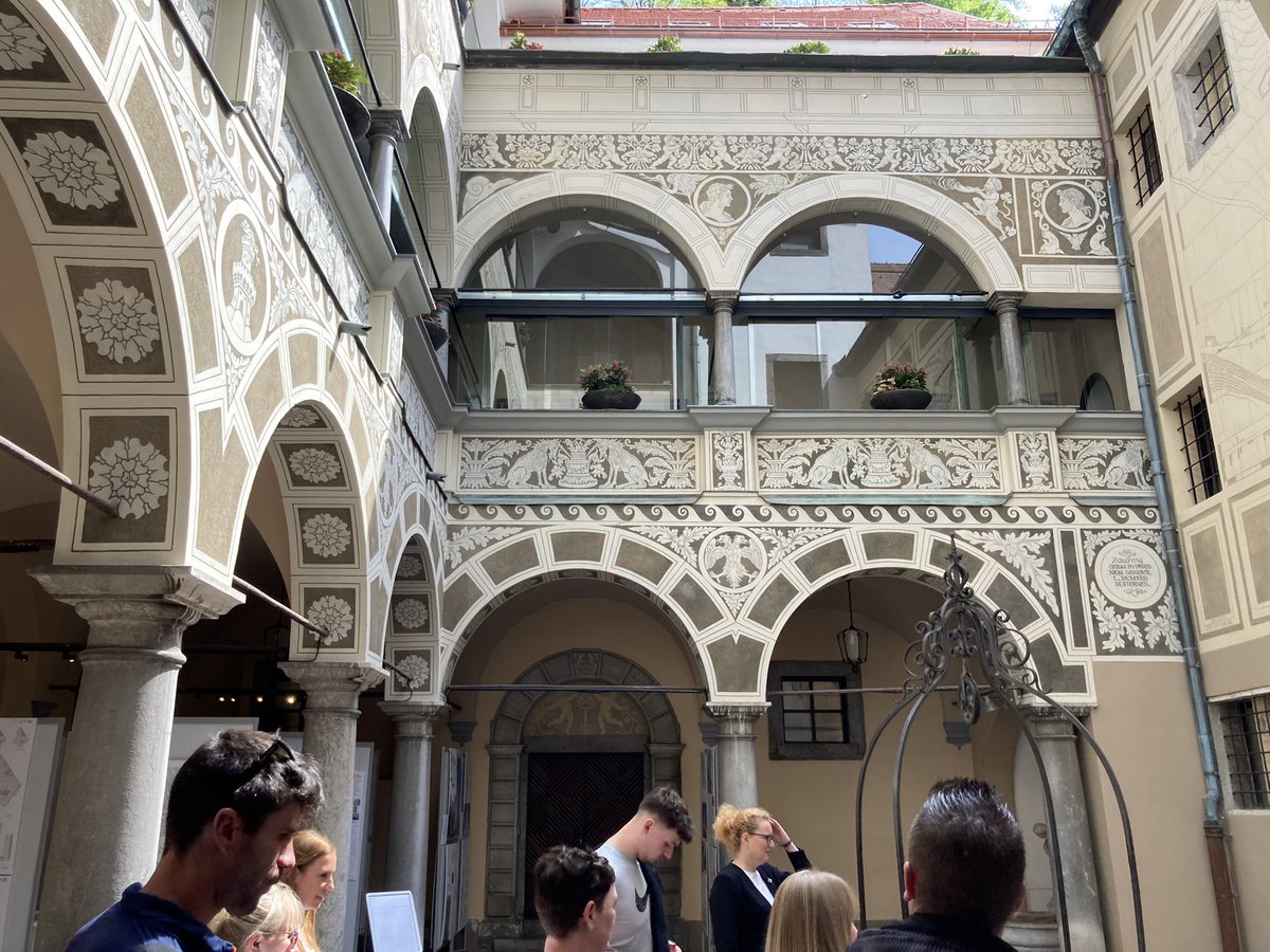 ColegauCymru's tweet photo. Diolch i fwrdeistref #Ljubljana am rannu eu mewnwelediad ar werth #llesactif gyda’r grŵp.
#addysgbellach @TaithWales @SianHolleran @RobBaynhamSport https://t.co/CTr1Zipbll