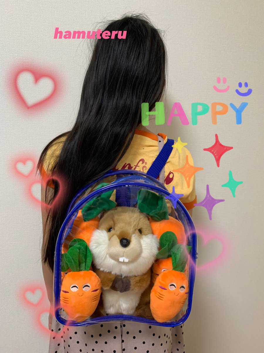 うちの小4娘もなかなかの🦫変態なので、よくこんな感じで習い事やお出かけします。

#ぬい活 
#推し活 
#アメリカビーバー
#ニフレル