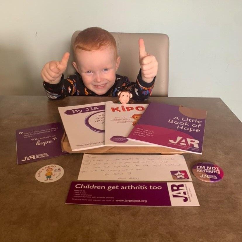 We have an absolutely joy-filled photo to share with you today. Here's Ted receiving his Little Box of Hope pack from Juvenile Arthritis Research. You can find out more about how the Little Box of Hope idea started at jarproject.org/alittleboxofho… #ThinkJIA #JIA #JIAUK #arthritis