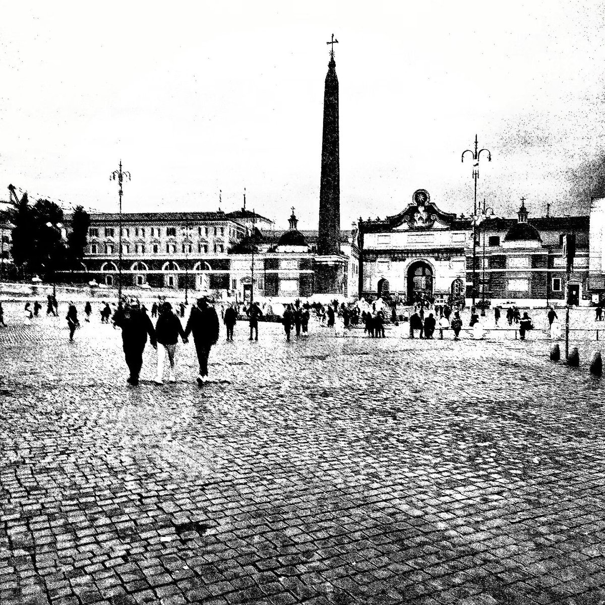 Piazza del Popolo ph @glv1956 #piazzadelpopolo #sampietrino #sanpietrino #sampietrini #sanpietrini #selciatoromano #roma #rome #cobblestones #romancobblestone #sampietriniromani #sanpietriniromani