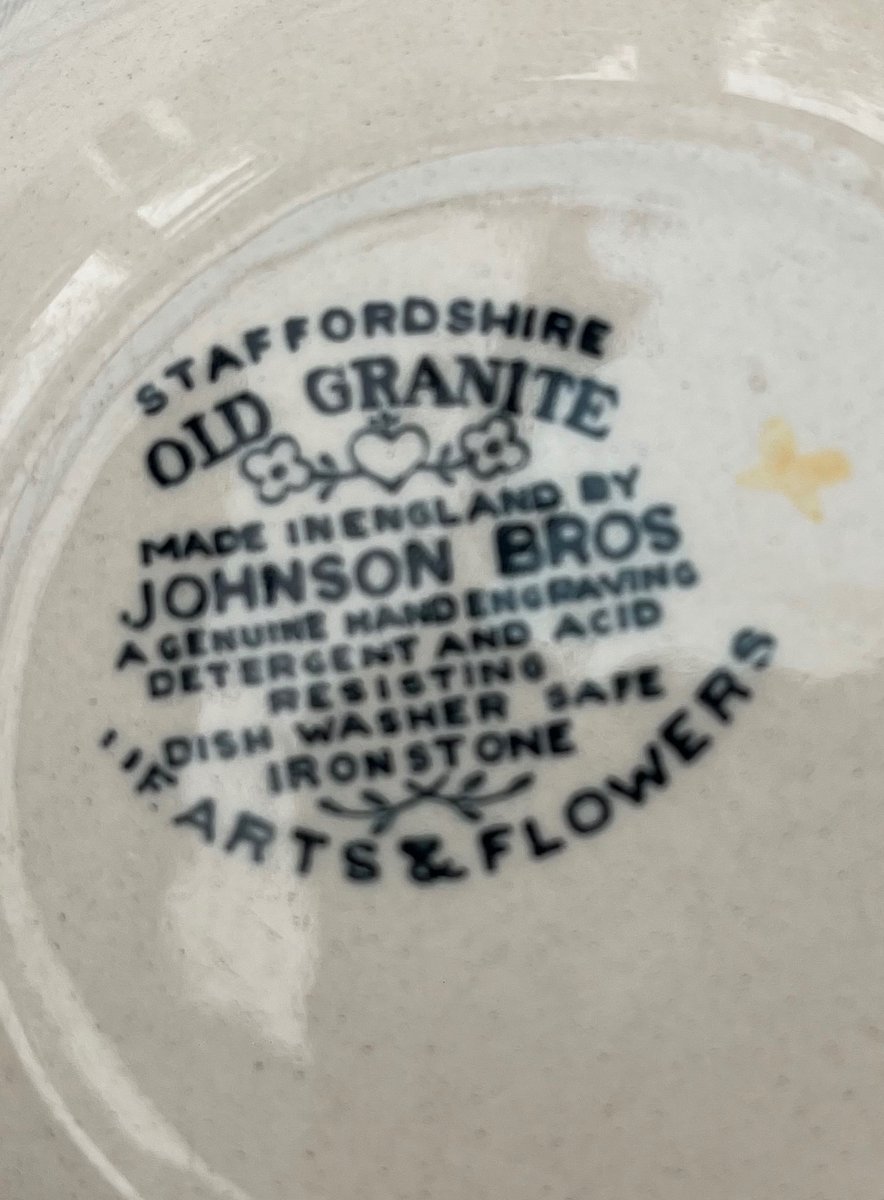 As a kid my family had a fairly horrible set of bowls featuring hearts and flowers. Their redeeming feature, however (and the reason I still have one) is the wonderfully misprinted label on the back!