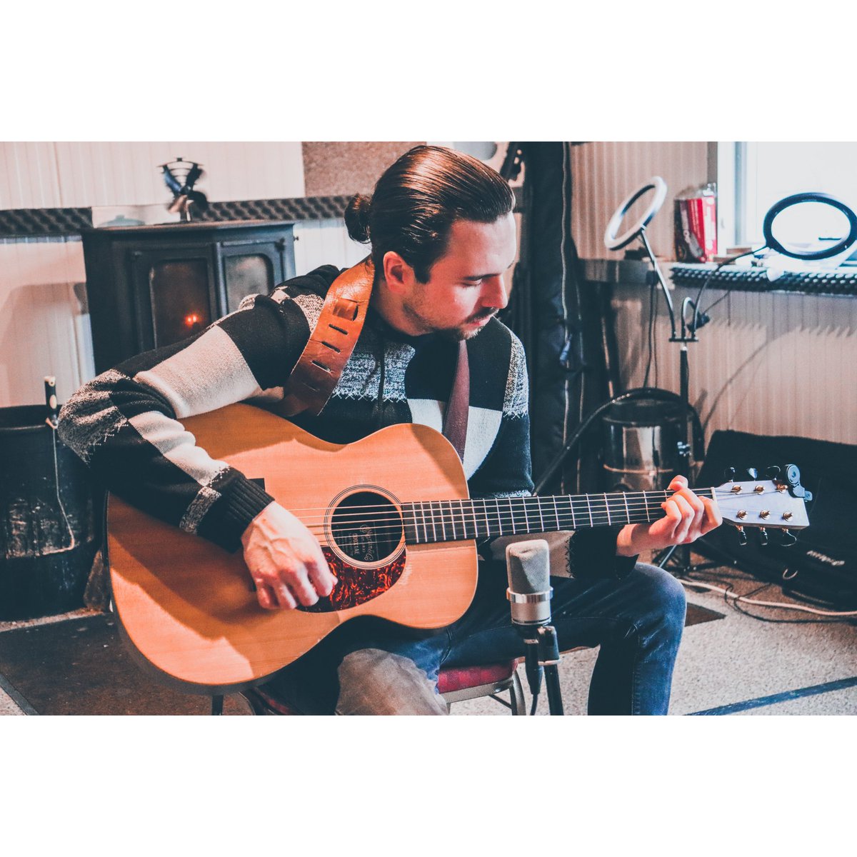 scathmusicire's tweet image. I am really looking forward to performing at The Big Busk in aid of @FocusIreland today in Liffey Valley at 3pm. Hope to see you all there!

#charity #thebigbusk #busking #charityevent #charitygig #irish #Ireland #indieartist #indiemusic #indiemusician #Irishmusic