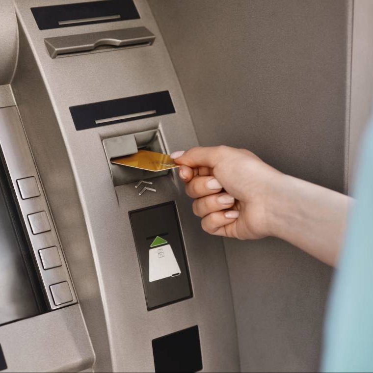 Bankaların aldığı karar doğrultusunda artık ATM'lerden 10 TL ve 20 TL'lik banknotlar çekilemeyecek.