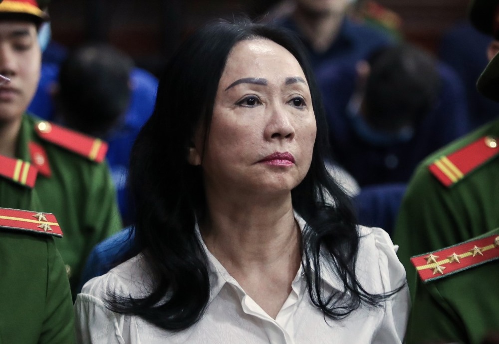 Truong My Lan 'has been now found guilty of massive fraud. But the bottom line is that even if she goes to prison for the rest of her life, she shouldn't face the death penalty' says @hrw. #Vietnam should abolish death penalty! @MOFAVietNam @FMBuiThanhSon abc.net.au/news/2024-04-1…