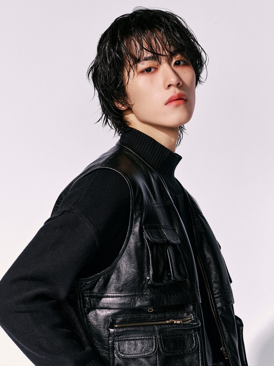 82MAJOR(82메이저) 1ST MINI ALBUM [BEAT by 82]
🏀 ALBUM PHOTO #2

#박석준 #PARKSEOKJOON

2024. 4. 29. 6PM (KST)

#82MAJOR #82메이저 #에이티투메이저
#82MAJOR_BEATby82 #BEATby82