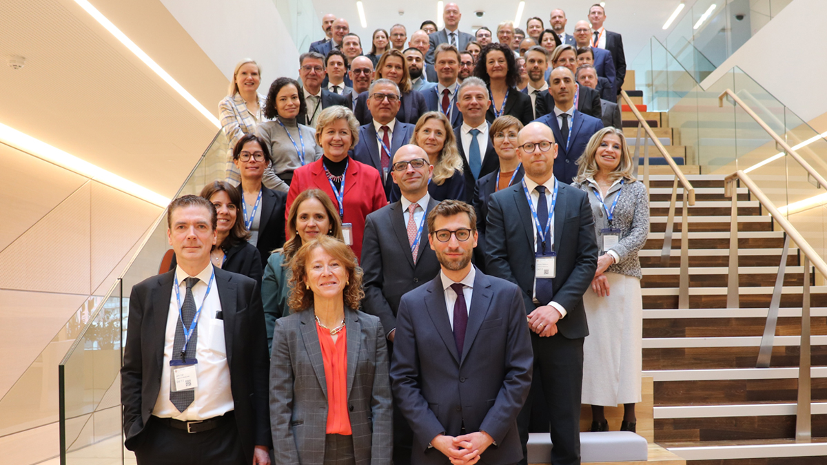 Yesterday we hosted the @FinStbBoard Regional Consultative Group for Europe, co-chaired by DG Vasileios Madouros. Members discussed macroeconomic developments and their implications for financial stability, including CRE risks and MiCA. Details here: fsb.org/2024/04/fsb-eu…