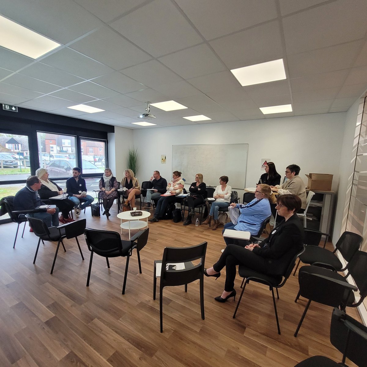 Un grand merci aux partenaires et employeurs qui ont participé hier à la table ronde "Services à la Personne" organisé par l'agence #FranceTravail de Bapaume. Ensemble, nous avons partagé des idées et co-construit des solutions au bénéfice du territoire. #Formation #Compétences