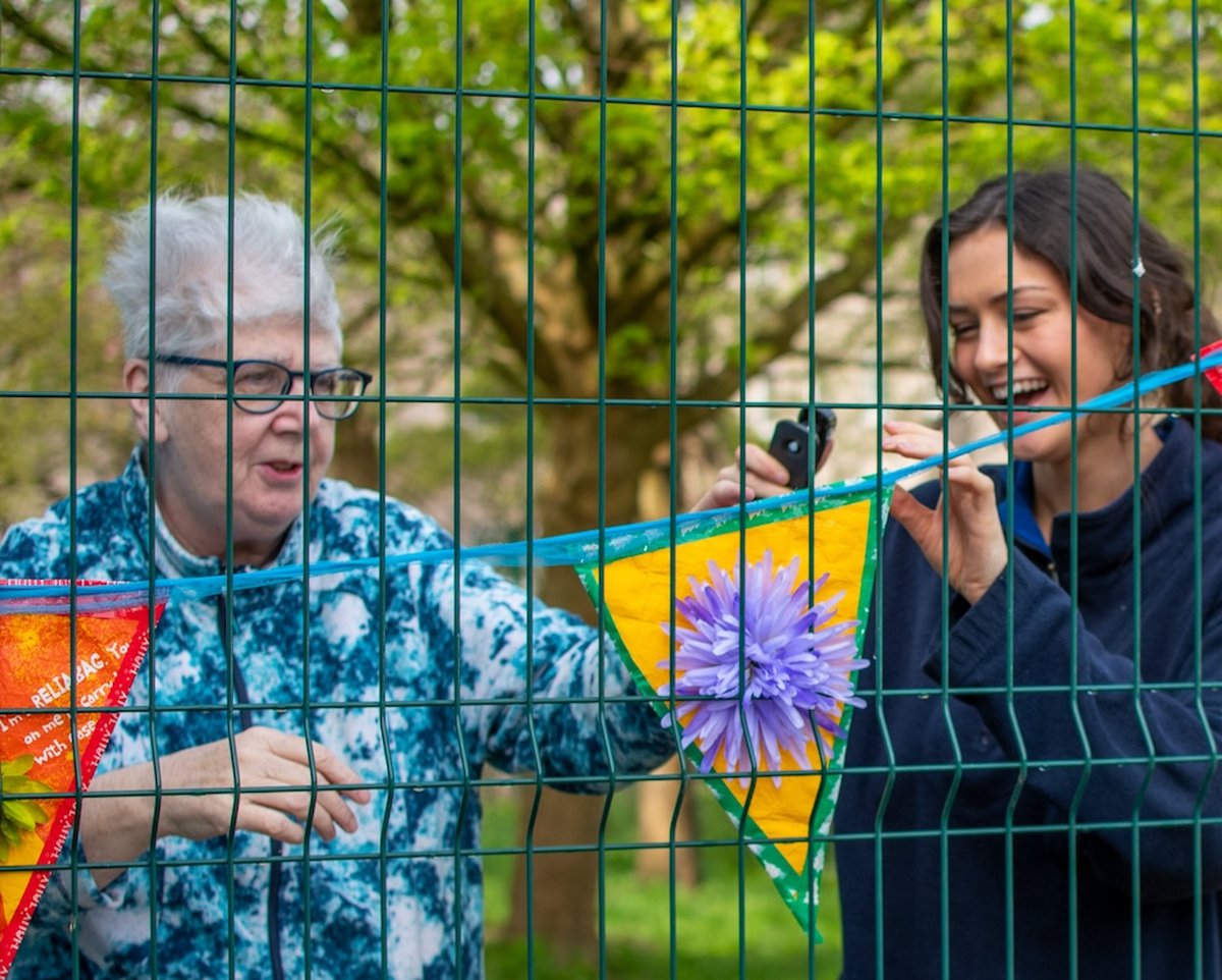 We had a great session in the sun at @LawrenceHillGPs yesterday planting potatoes, putting a sign up for the wildlife area, making recycled bunting (thanks, @ScrapstoreBrist), potting up strawbs and potting on a 1000 snapdragon, spinach and aubergine seedlings! 🥔🌱🦋