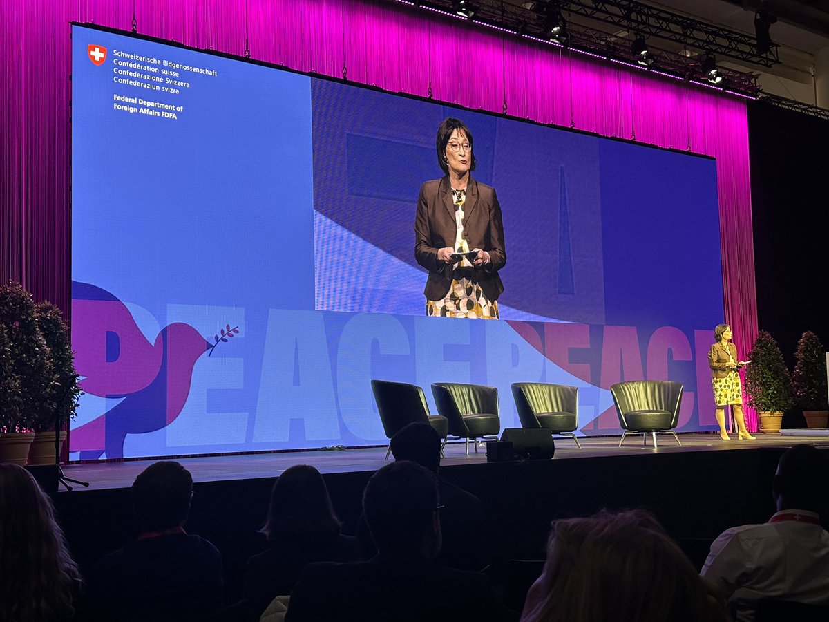 Pascale Baeriswyl @SwissAmbUN_NY opens first plenary panel of #ICForumCH day two on “Trust”, a critical ingredient for sustainable peace. How can we forge trust among the “un-like-minded”? Difficult questions to start the day.