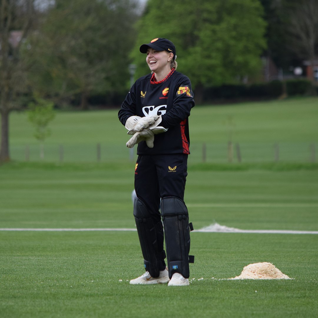 Looking forward to another season with Amara Carr behind the stumps 🧤

#RiseUp🌅🧡