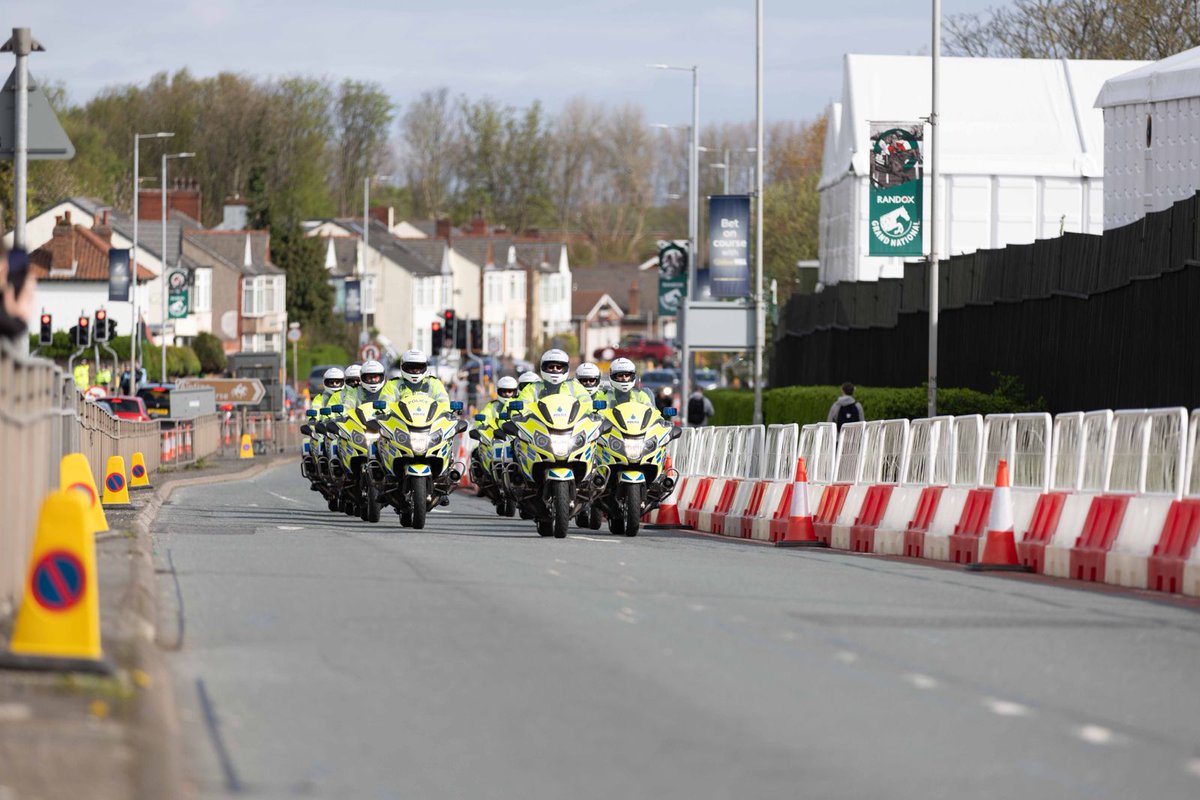 MerPolTraffic's tweet image. Some great photos by our @MerseyPolice media team of the bikes arriving at #Aintreeraces2024 this morning! #OpsBikes