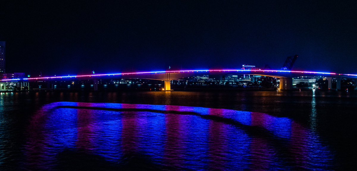 Go Jumbo Shrimp! 🍤⚾️ In celebration of the @JaxShrimp home games this weekend, the Acosta Bridge will be lit in pink, blue, and red tonight through Sunday. Be sure to catch the lights before and after the game! #JTA #Jax #JumboShrimp #Baseball