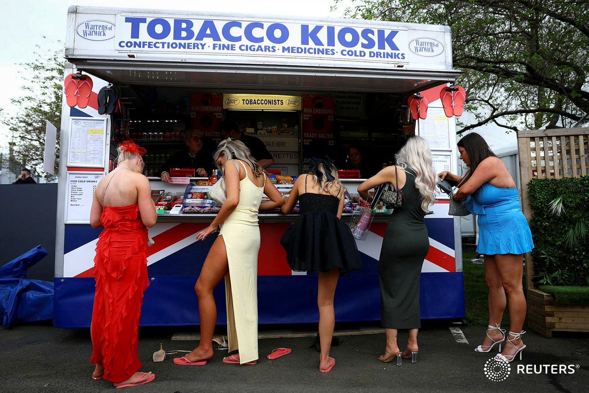 carlrecine's tweet image. Not even the bookies are making as much money today as these guys are taking today #GrandNational #aintree #LadiesDay