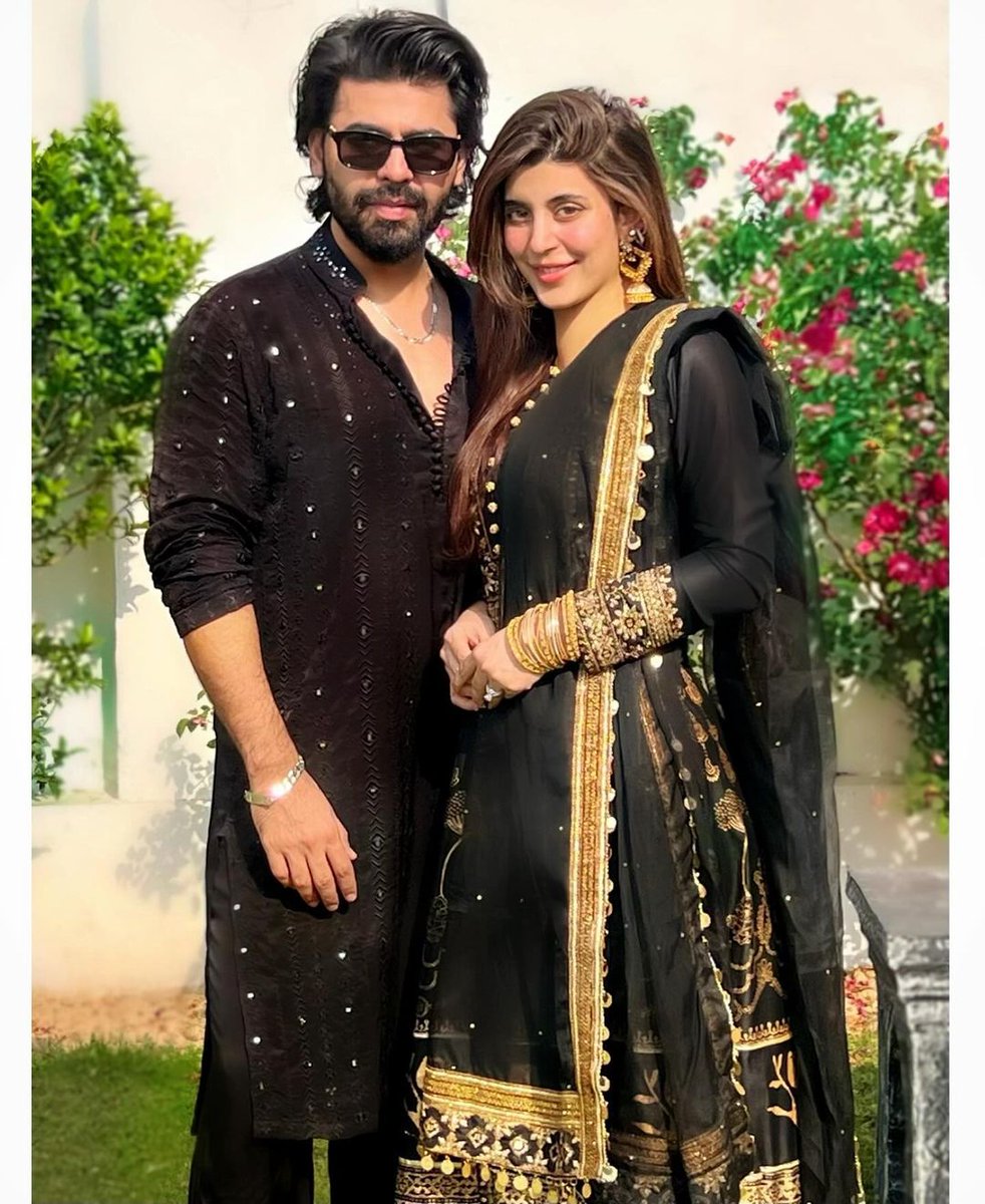 My chand with his personal chand🤧🌙🖤🧿

#FarhanSaeed #Urwahocane