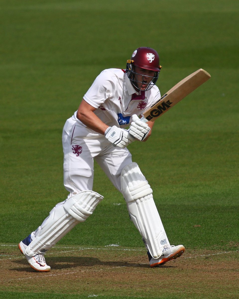 Somerset still going well, 191/1 from 44 overs! 

🏏 Lammonby 94*
🏏 Renshaw 87*

LIVE STREAM: somer.st/MatchCentre 

#SURvSOM 
#WeAreSomerset